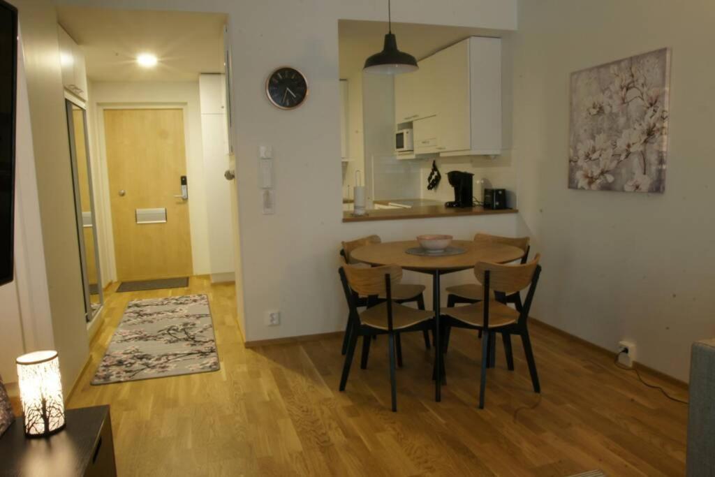 דירות אולו Keskustan Kaksio 45 M2 Autopaikalla, Rautatienkatu 19, 9 Krs מראה חיצוני תמונה